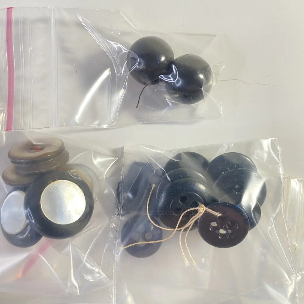 Vintage Assorted Buttons Lot Vintage - Picture 3 of 15